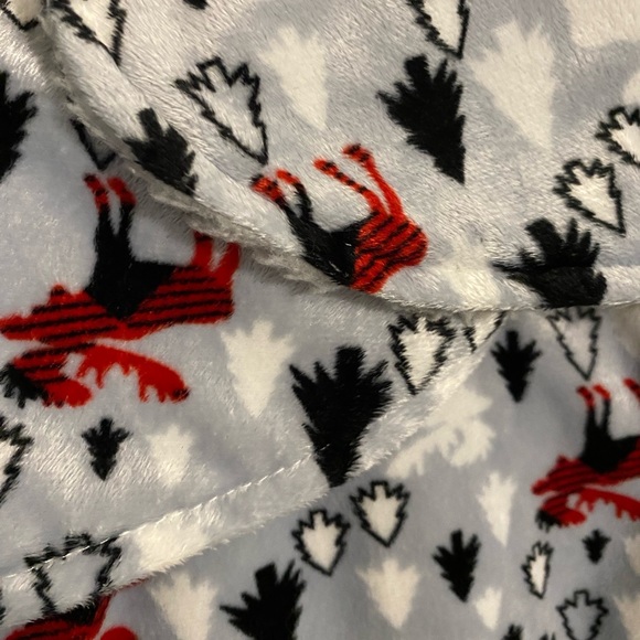 GENTLY USED SHERPA LINED BABY SWADDLE - Picture 8 of 9